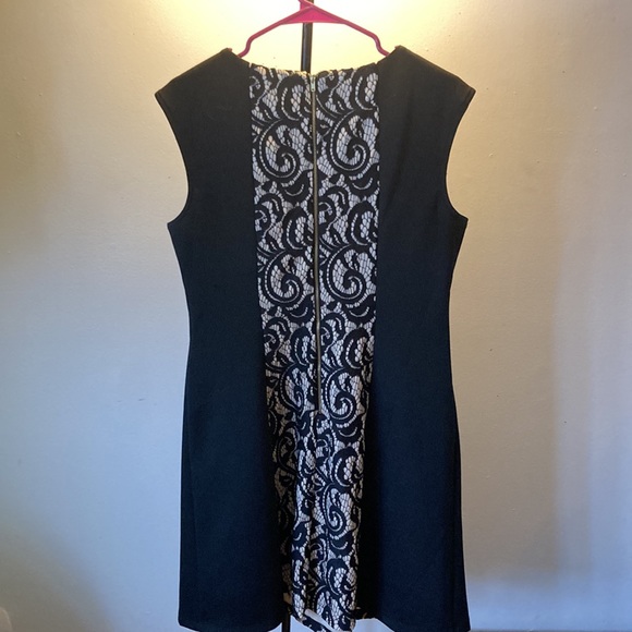 Danny and Nicole black 14P dress w/ gold inset w/ black lace-it has pockets! - Picture 3 of 5